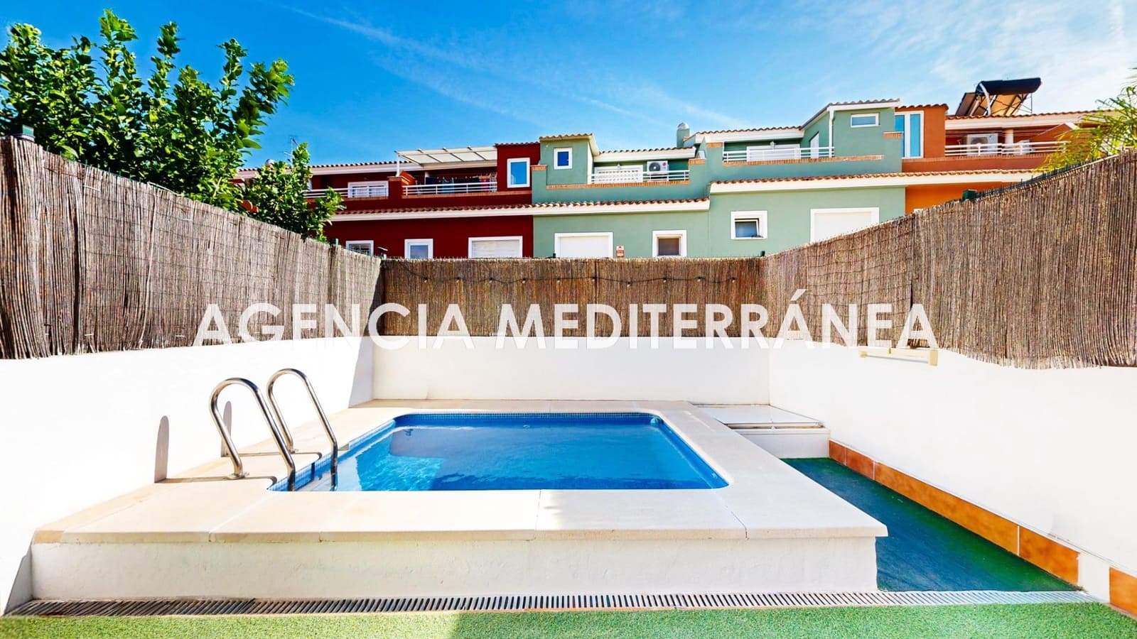 Adosado de 3 habitaciones en San Antonio de Benagéber en venta con piscina - 425.000 € (Ref: 10081366)