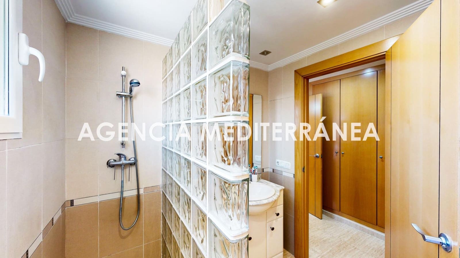 Adosado de 3 habitaciones en San Antonio de Benagéber en venta con piscina - 425.000 € (Ref: 10081366)