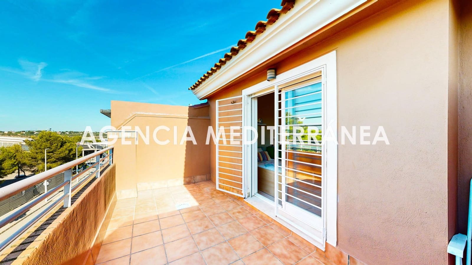 Adosado de 3 habitaciones en San Antonio de Benagéber en venta con piscina - 425.000 € (Ref: 10081366)