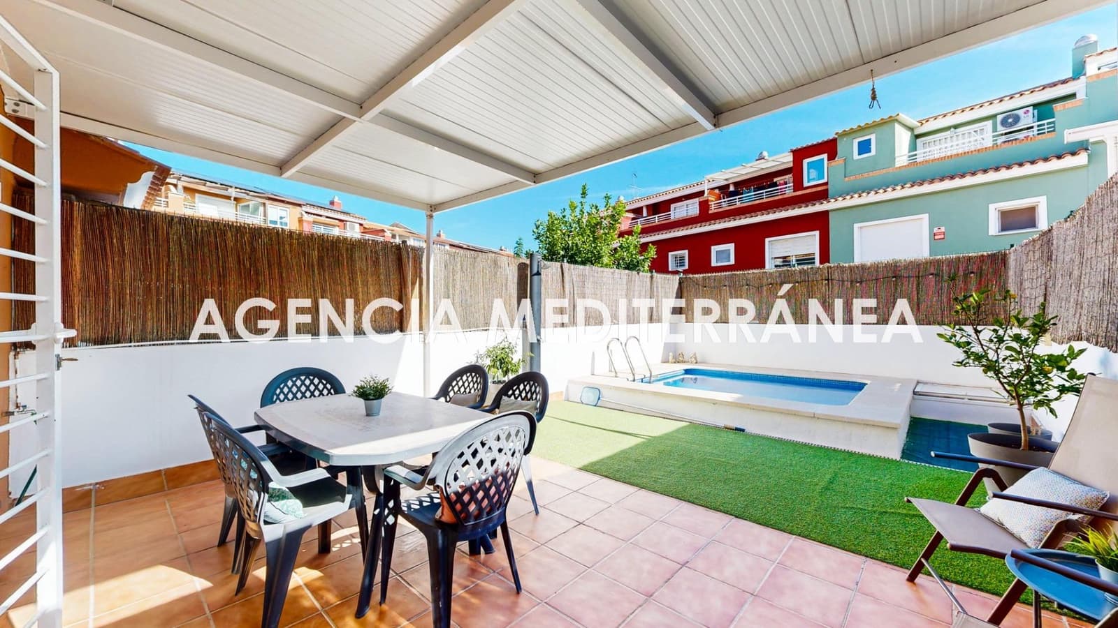 Adosado de 3 habitaciones en San Antonio de Benagéber en venta con piscina - 425.000 € (Ref: 10081366)