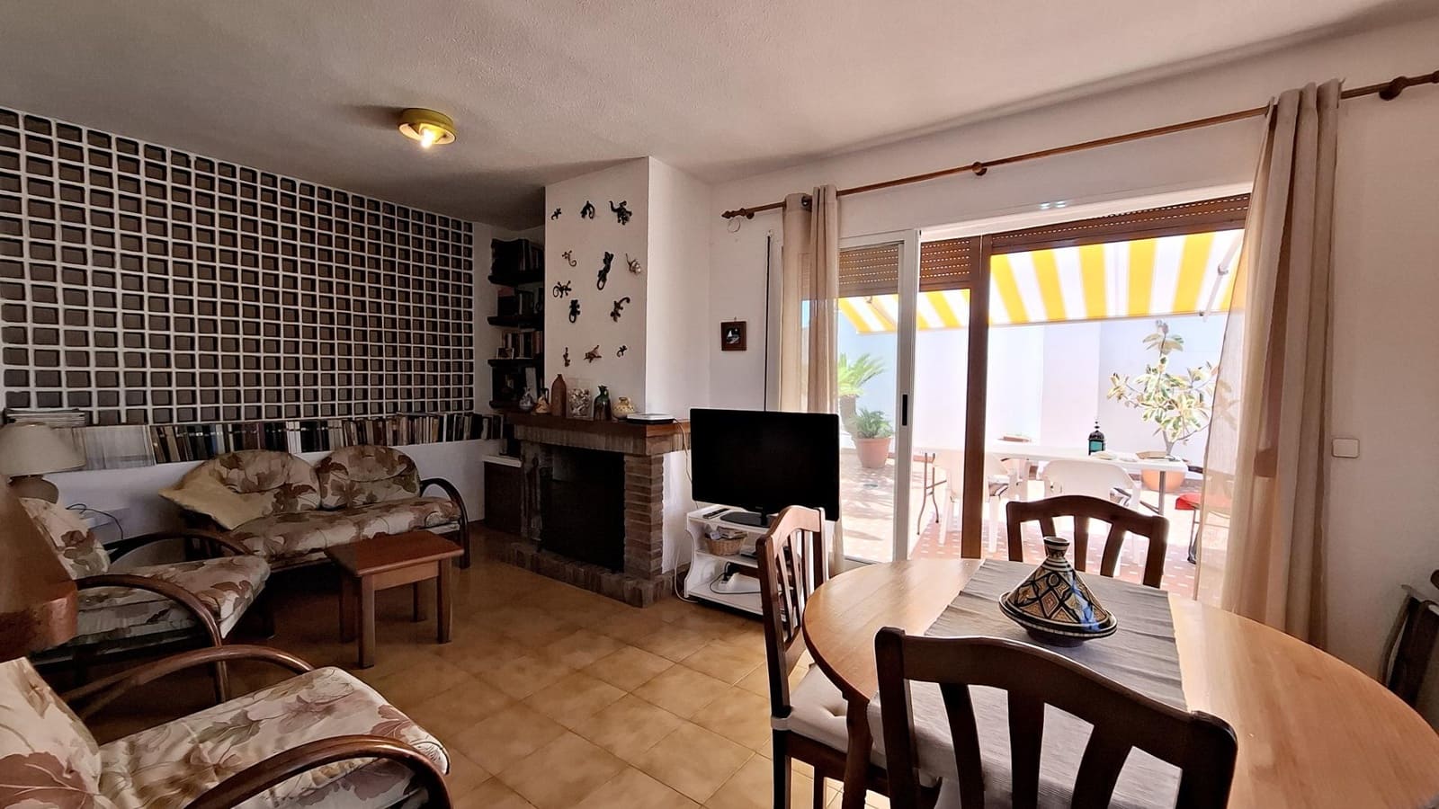 4 bedroom Terraced Villa for sale in Denia with garage - € 448,000 (Ref: 10081369)