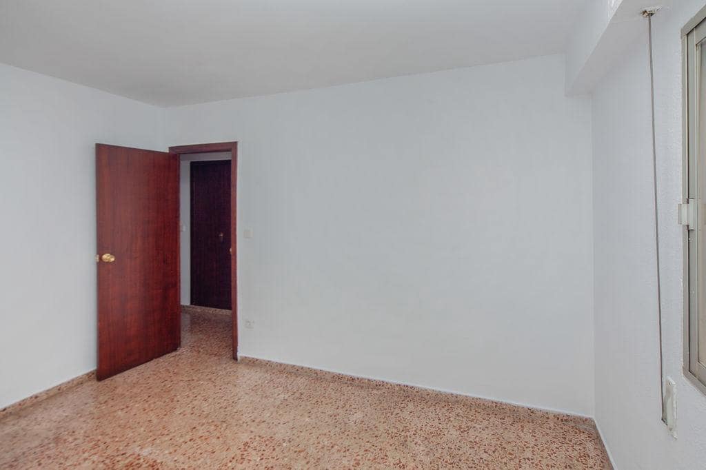 4 slaapkamer Flat te koop in Gandia - € 170.000 (Ref: 10094811)