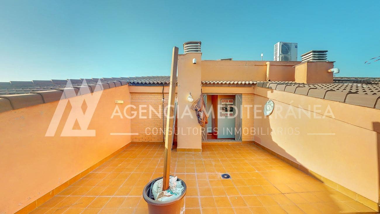 3 soveværelse Penthouse til leje i Alcasser - € 1.000 (Ref: 10115754)
