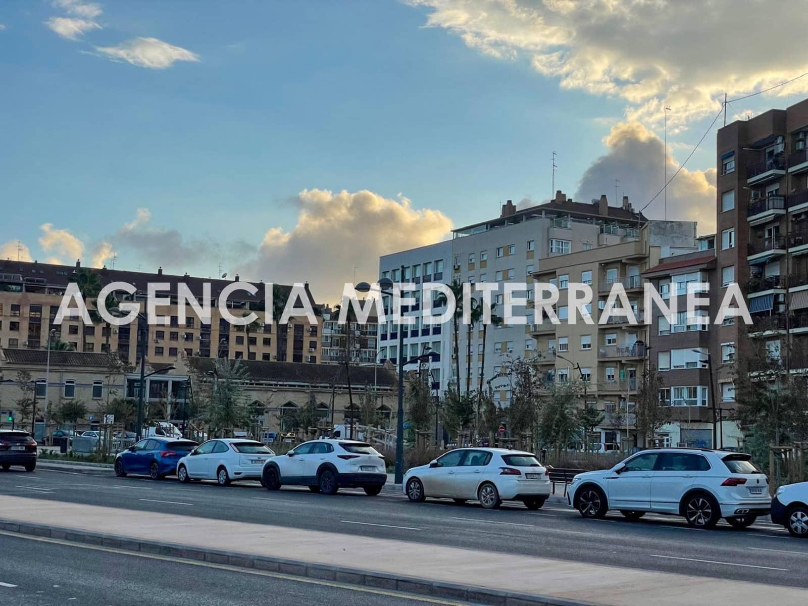 Erhverv til salg i Valencia by - € 199.000 (Ref: 10136185)