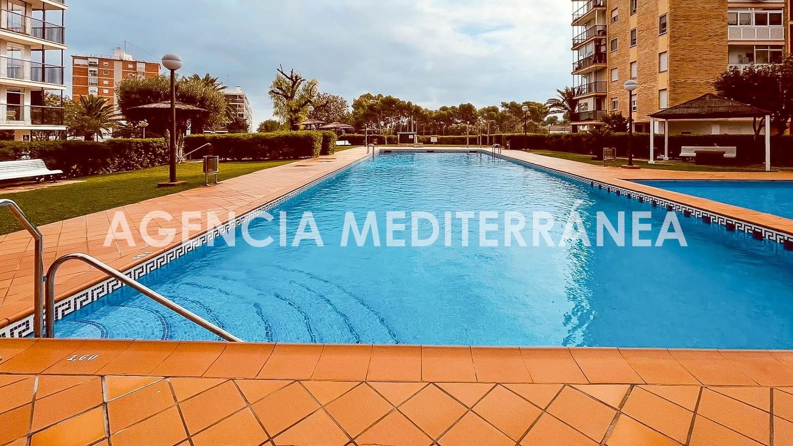 2 makuuhuone Huoneisto myytävänä paikassa Denia mukana uima-altaan 
autotalli - 360 000 € (Ref: 10139817)
