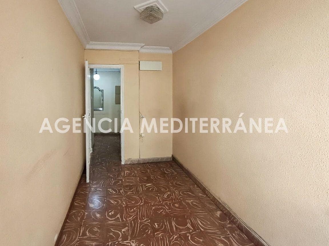 3 bedroom Flat for sale in Valencia city - € 175,000 (Ref: 10142474)