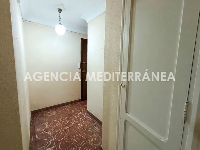 3 bedroom Flat for sale in En Corts, Valencia city - € 175,000 (Ref: 10142474)
