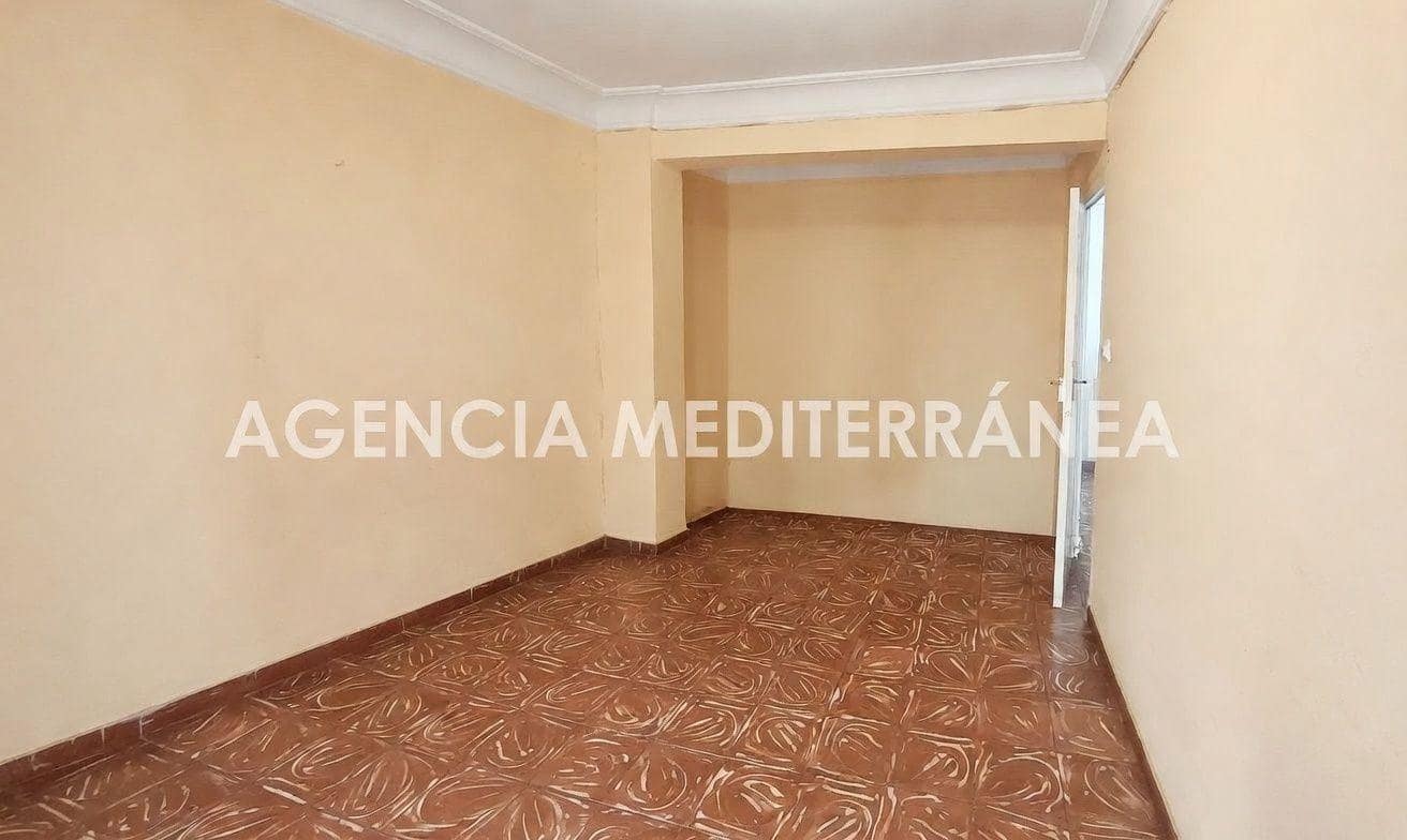 3 bedroom Flat for sale in Valencia city - € 175,000 (Ref: 10142474)