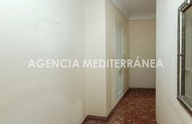 3 bedroom Flat for sale in En Corts, Valencia city - € 175,000 (Ref: 10142474)