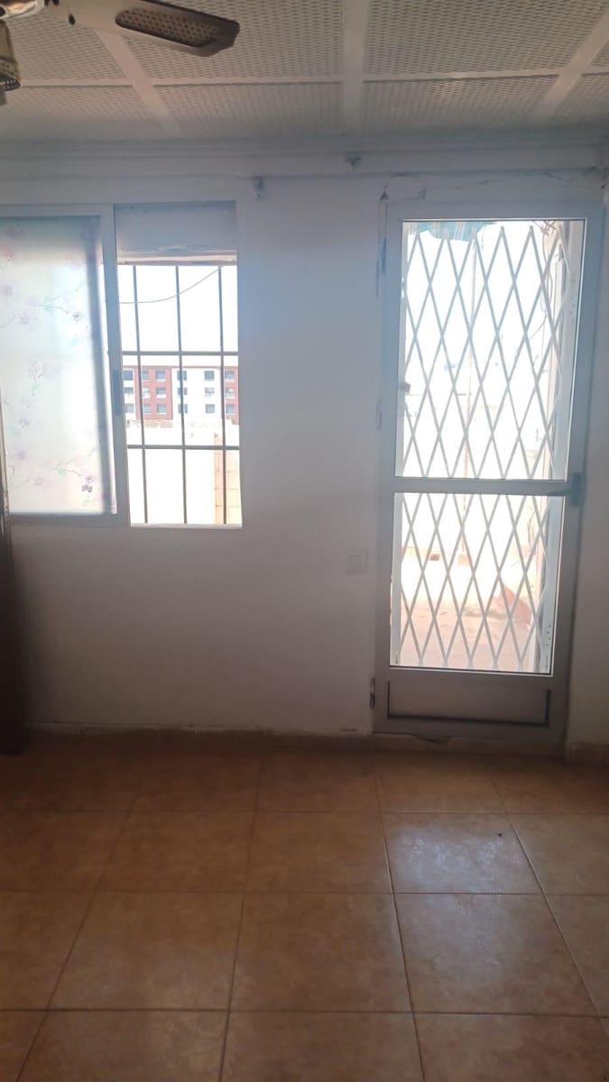 2 slaapkamer Flat te koop in Gandia - € 68.000 (Ref: 10142475)