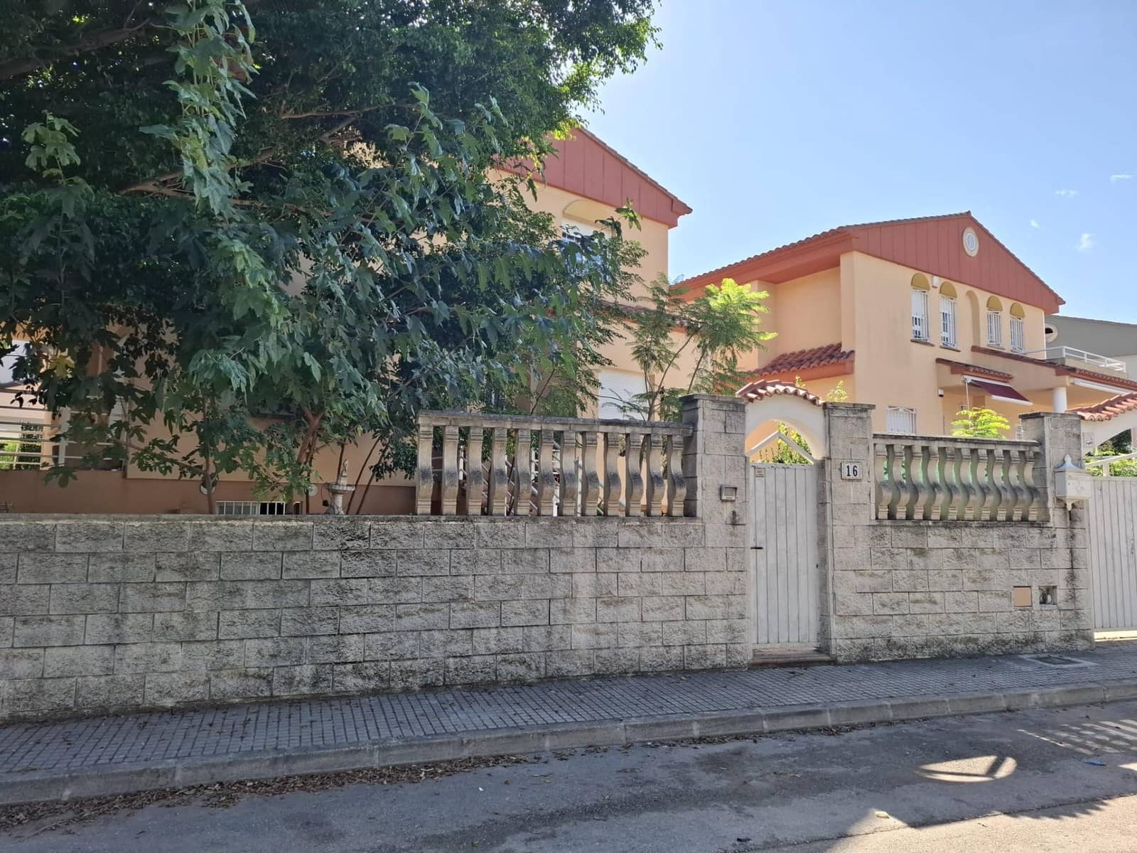 4 bedroom Apartment for sale in Gandia with pool garage - € 399,000 (Ref: 10159822)