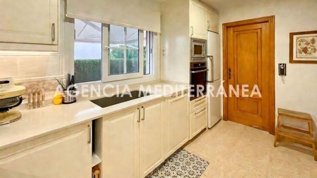 5 slaapkamer Villa te koop in La Cañada, Paterna met zwembad garage - € 700.000 (Ref: 10165141)