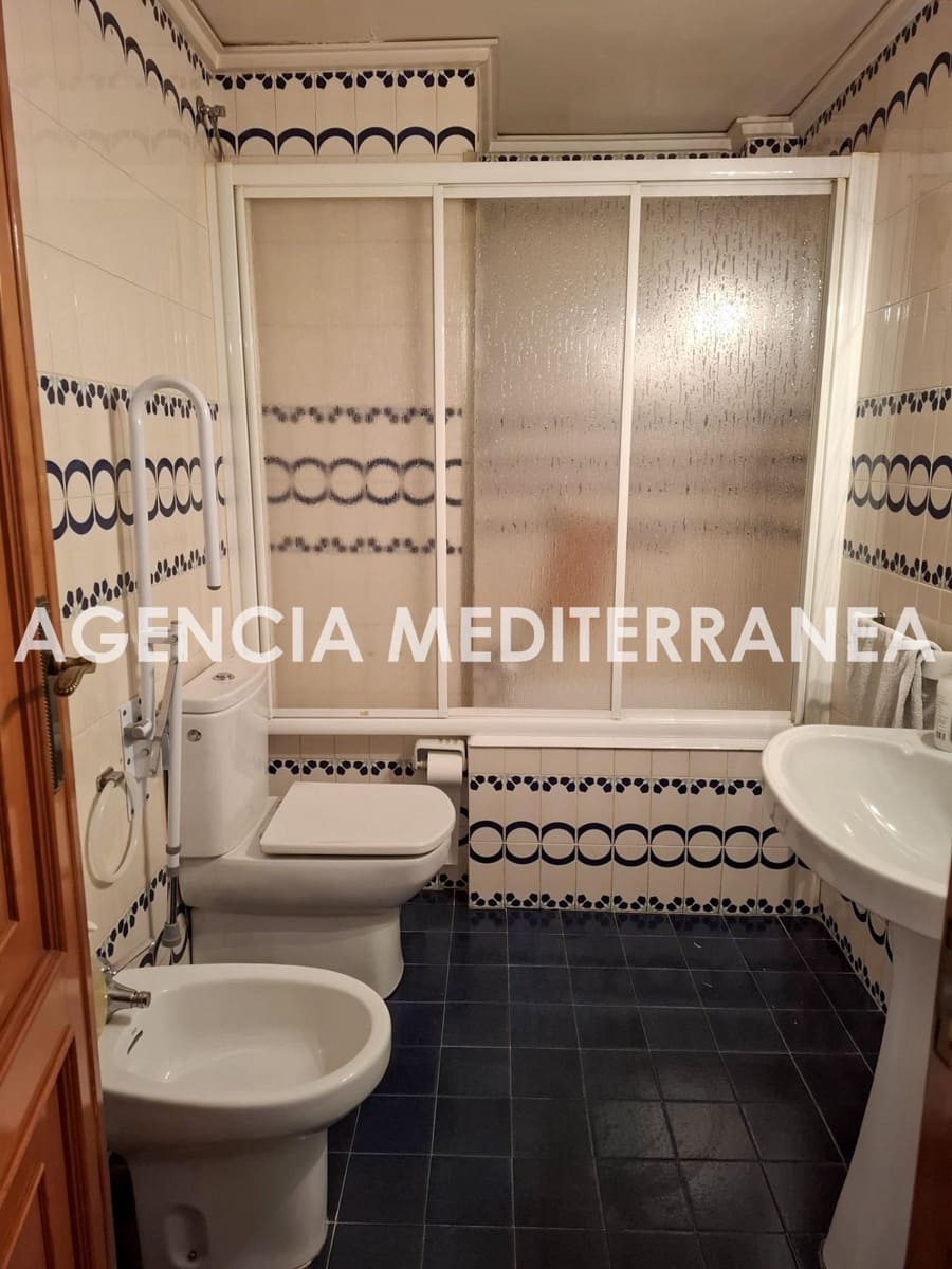 8 soverom Leilighet til salgs i Oliva med garasje - € 306 000 (Ref: 10168551)