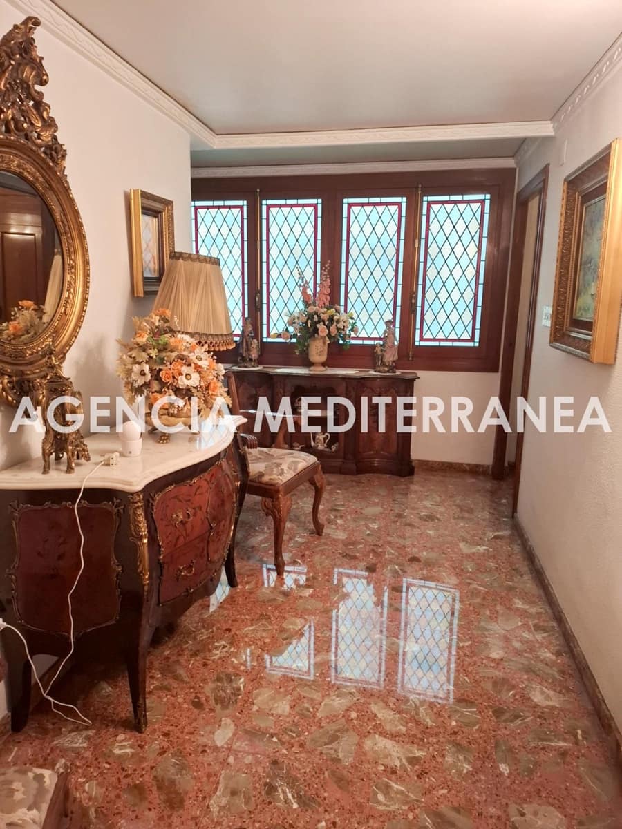 8 soverom Leilighet til salgs i Oliva med garasje - € 306 000 (Ref: 10168551)
