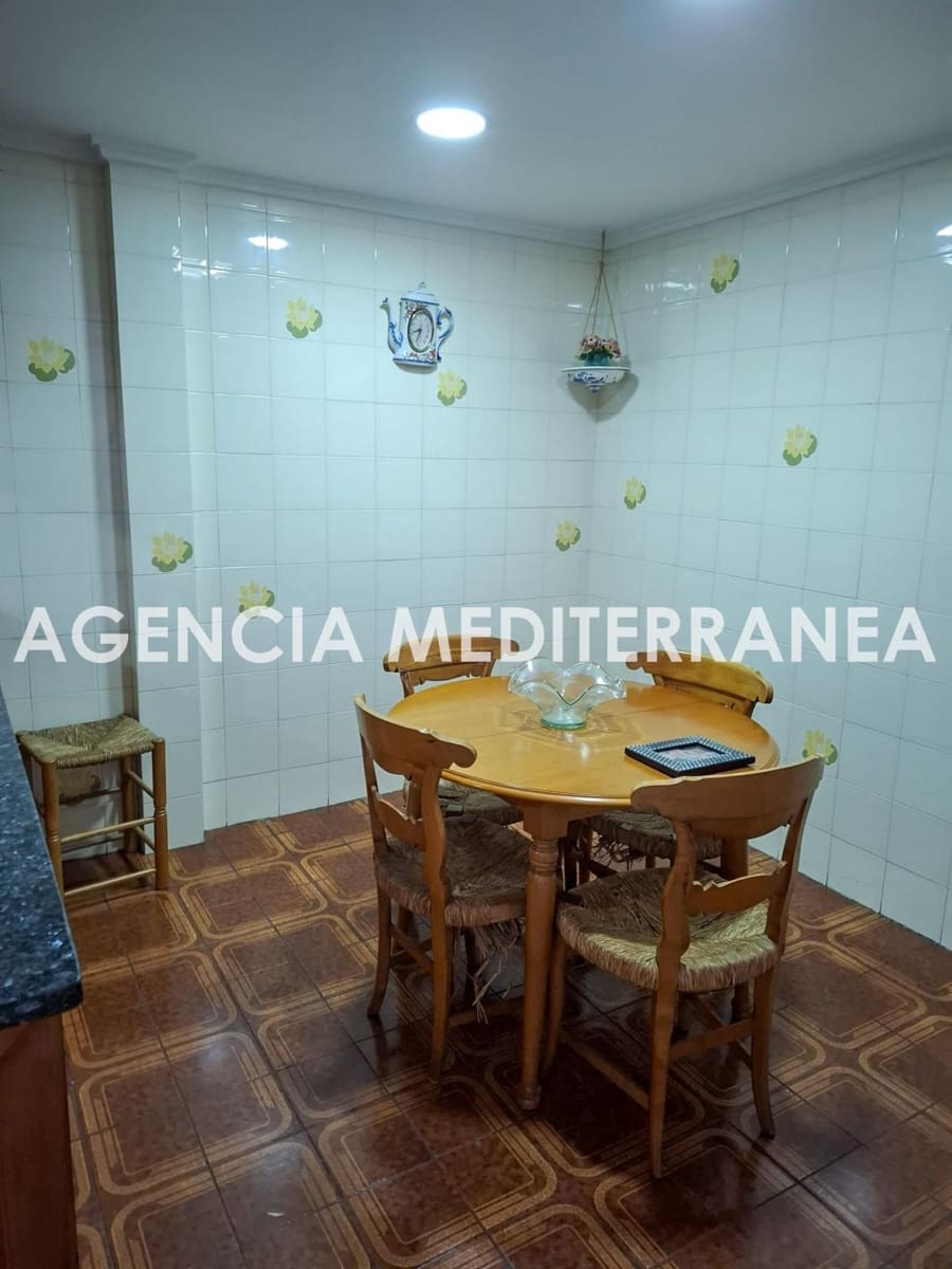 8 soverom Leilighet til salgs i Oliva med garasje - € 306 000 (Ref: 10168551)