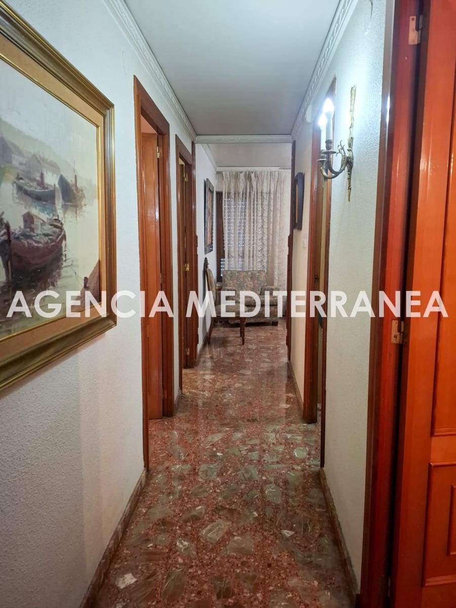 8 soverom Leilighet til salgs i Oliva med garasje - € 306 000 (Ref: 10168551)