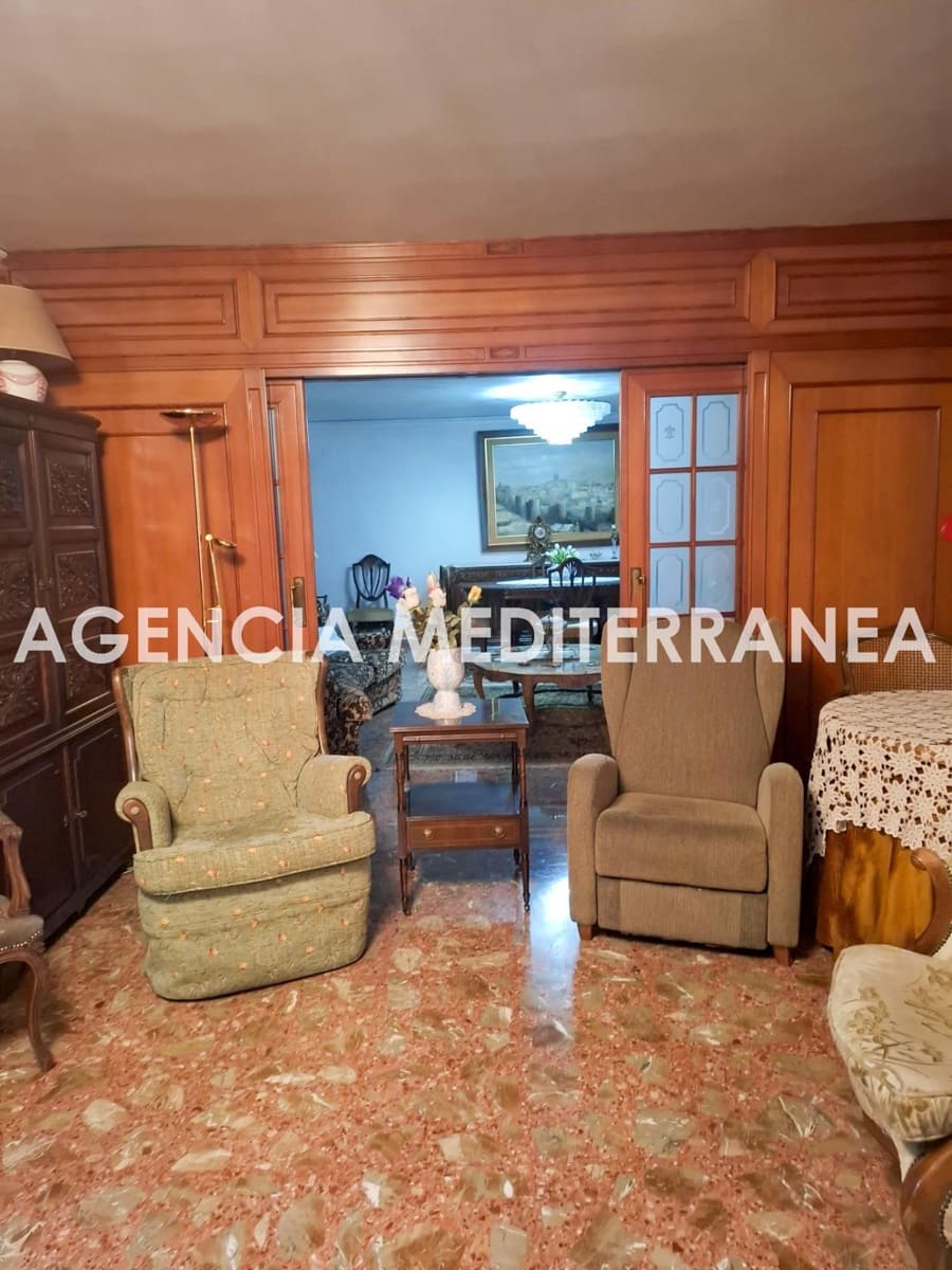 8 soverom Leilighet til salgs i Oliva med garasje - € 306 000 (Ref: 10168551)