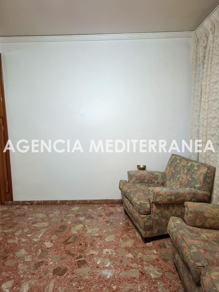 8 soverom Leilighet til salgs i Oliva med garasje - € 306 000 (Ref: 10168551)