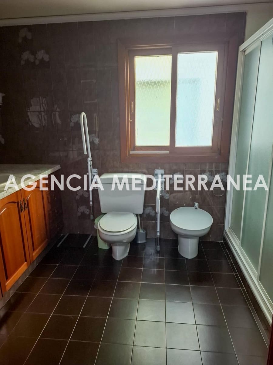 8 soverom Leilighet til salgs i Oliva med garasje - € 306 000 (Ref: 10168551)