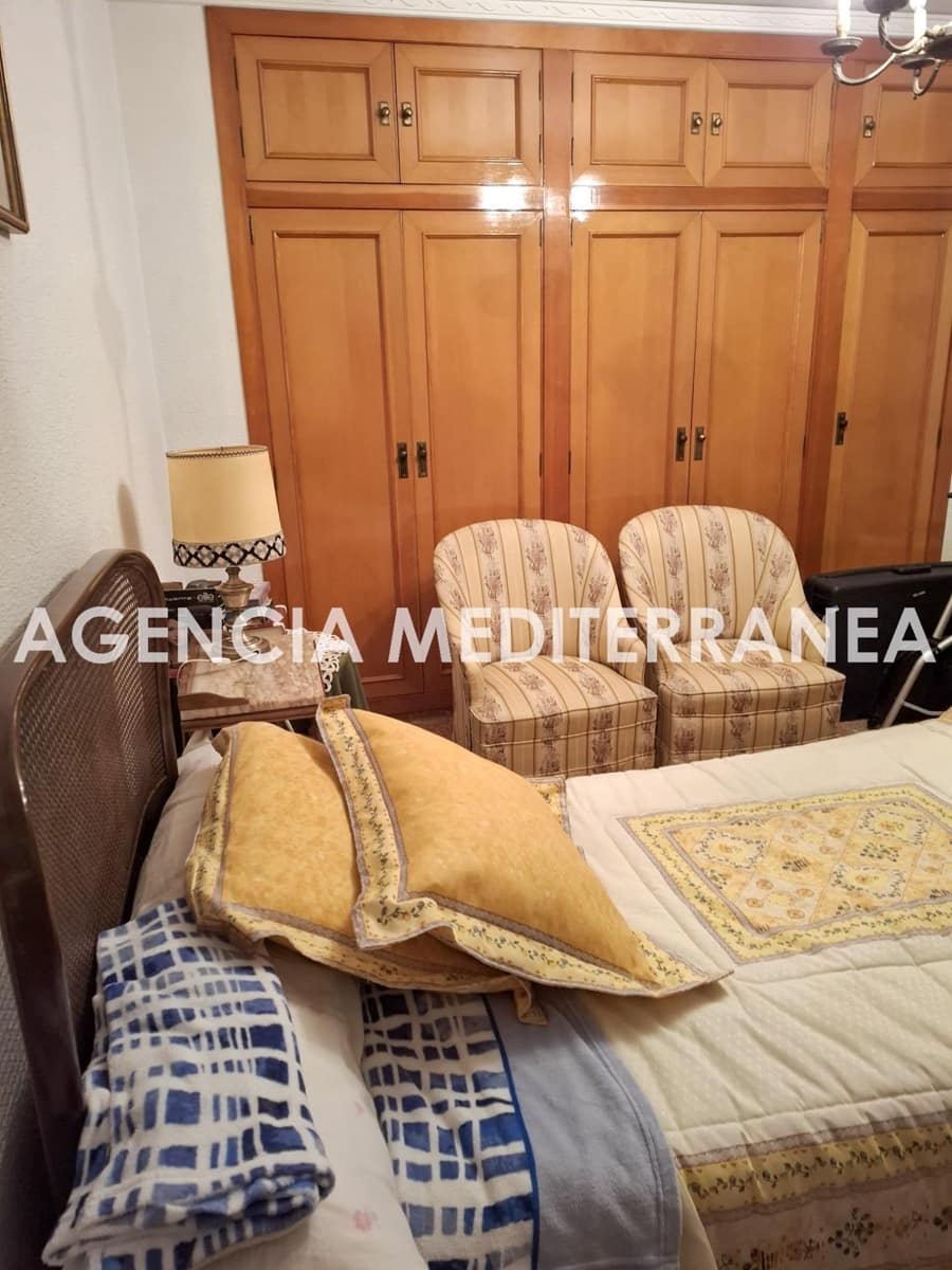 8 soverom Leilighet til salgs i Oliva med garasje - € 306 000 (Ref: 10168551)