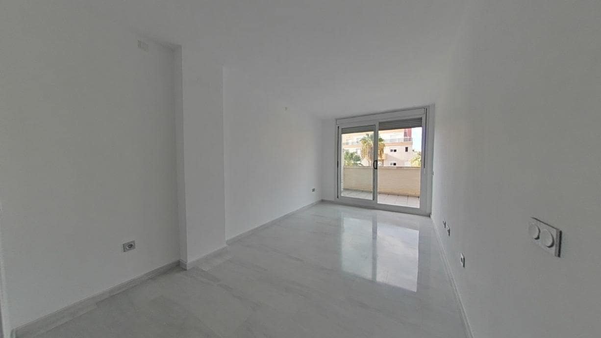 2 soverom Leilighet til salgs i Denia med svømmebasseng garasje - € 240 000 (Ref: 10168552)