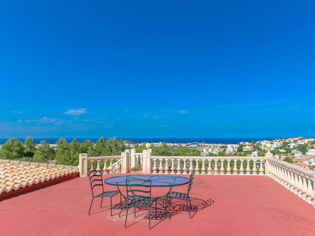 Chalet de 5 habitaciones en Dénia en venta con piscina garaje - 680.000 € (Ref: 7773220)