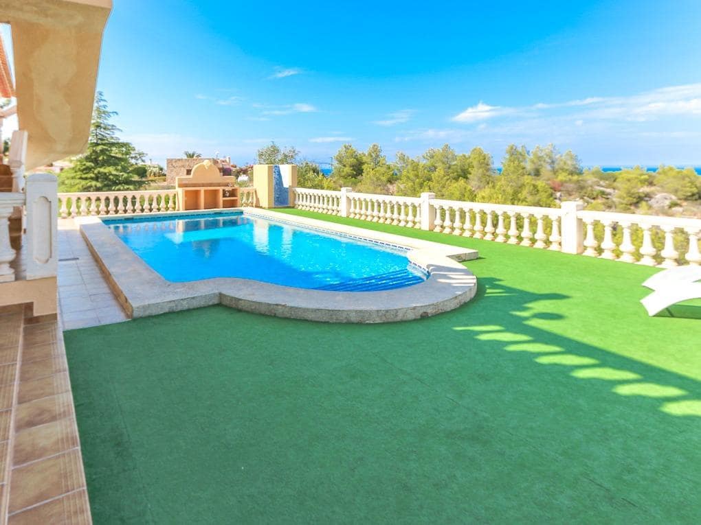 Chalet de 5 habitaciones en Dénia en venta con piscina garaje - 680.000 € (Ref: 7773220)