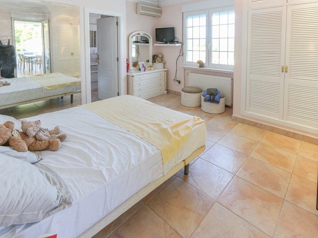 Chalet de 5 habitaciones en Dénia en venta con piscina garaje - 680.000 € (Ref: 7773220)