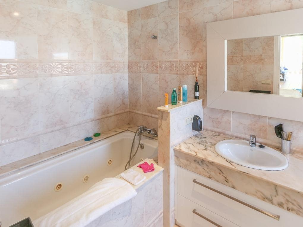 Chalet de 5 habitaciones en Dénia en venta con piscina garaje - 680.000 € (Ref: 7773220)