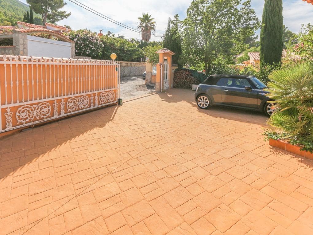 Chalet de 5 habitaciones en Dénia en venta con piscina garaje - 680.000 € (Ref: 7773220)