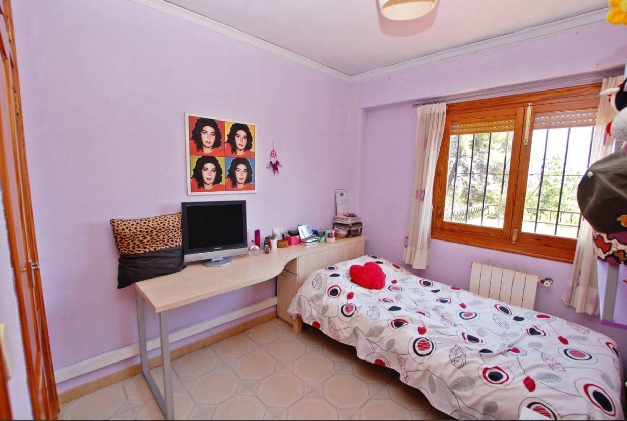 5 soveværelse Finca/Landehus til salg i Pego med swimmingpool - € 650.000 (Ref: 8564916)