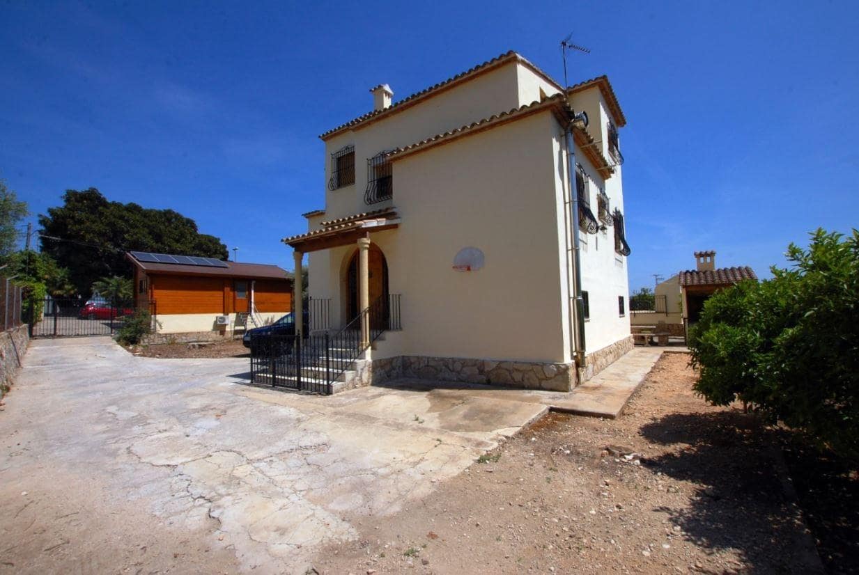 5 soveværelse Finca/Landehus til salg i Pego med swimmingpool - € 650.000 (Ref: 8564916)