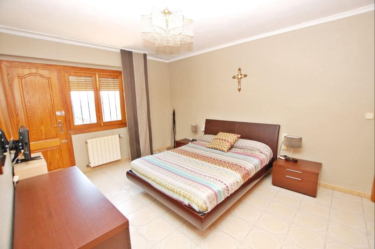 5 soveværelse Finca/Landehus til salg i Pego med swimmingpool - € 650.000 (Ref: 8564916)