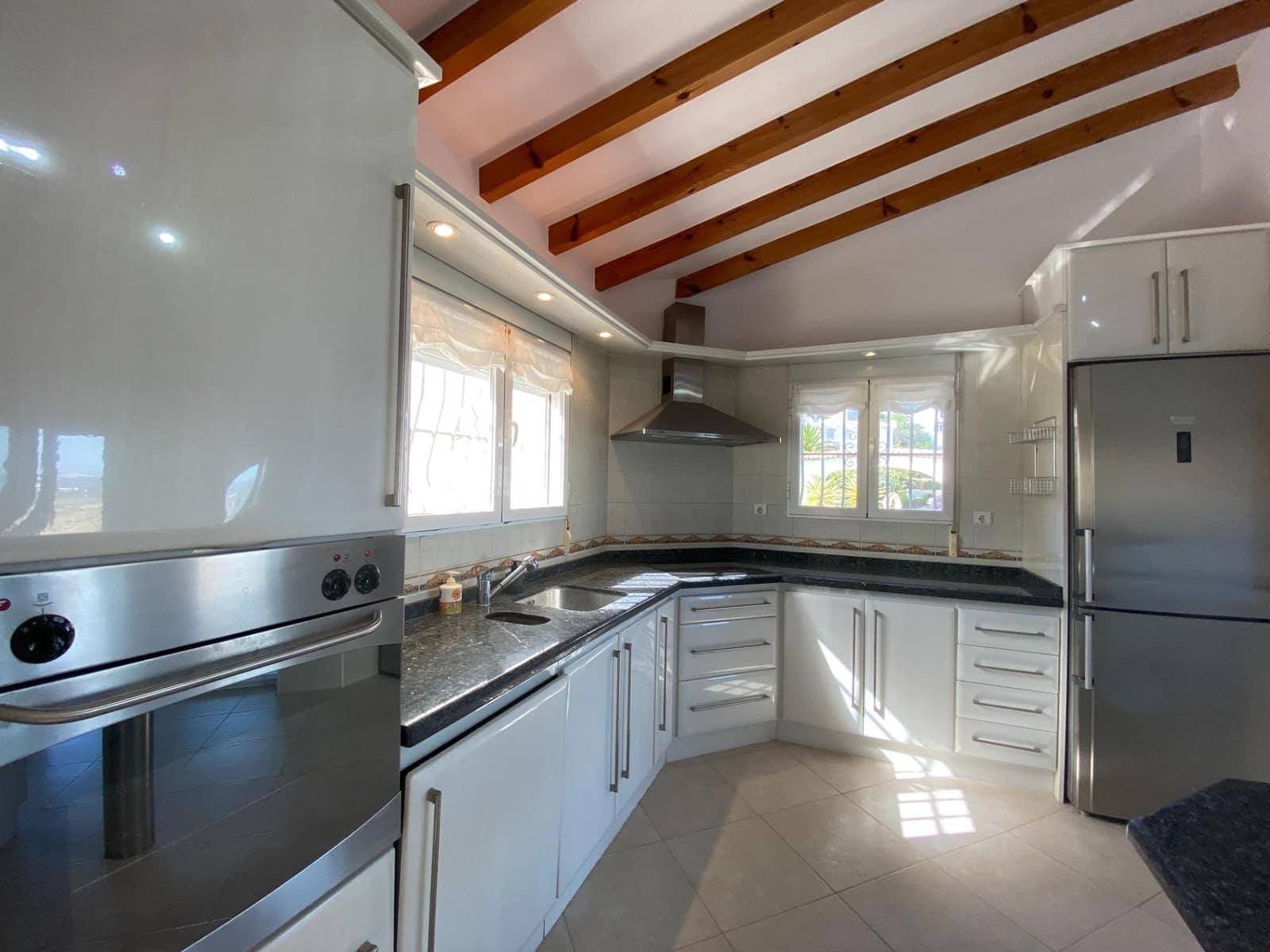 3 makuuhuone Huvila myytävänä paikassa Denia mukana uima-altaan - 580 000 € (Ref: 8576596)