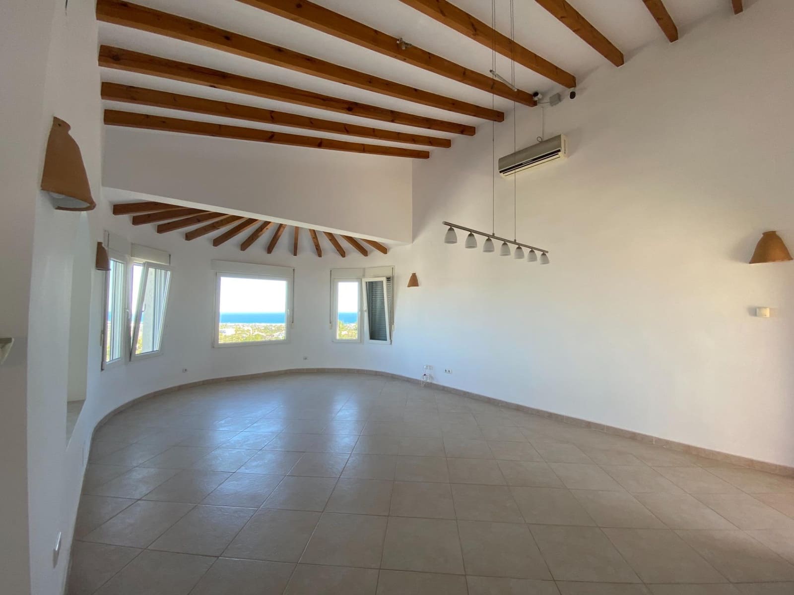 3 makuuhuone Huvila myytävänä paikassa Denia mukana uima-altaan - 580 000 € (Ref: 8576596)