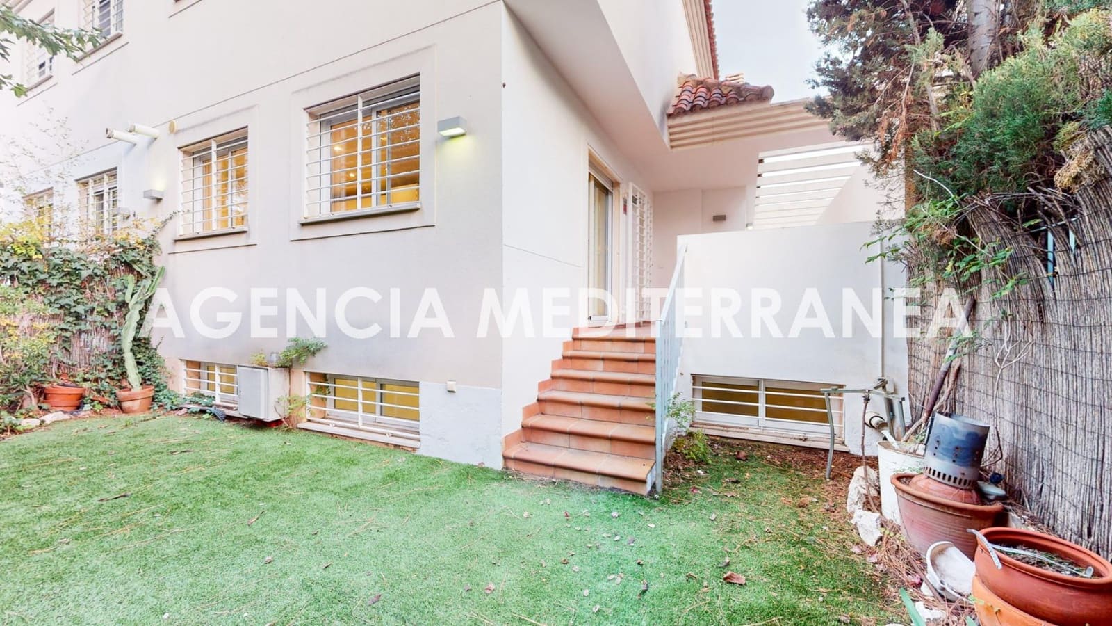 Pareado de 3 habitaciones en Paterna en venta con garaje - 495.000 € (Ref: 8641817)