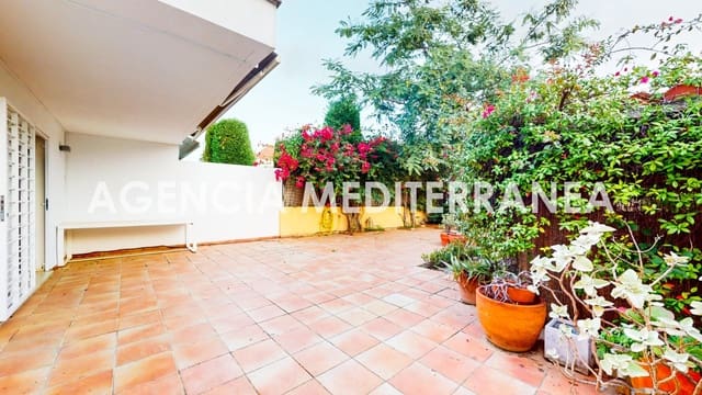 Pareado de 3 habitaciones en Paterna en venta con garaje - 495.000 € (Ref: 8641817)