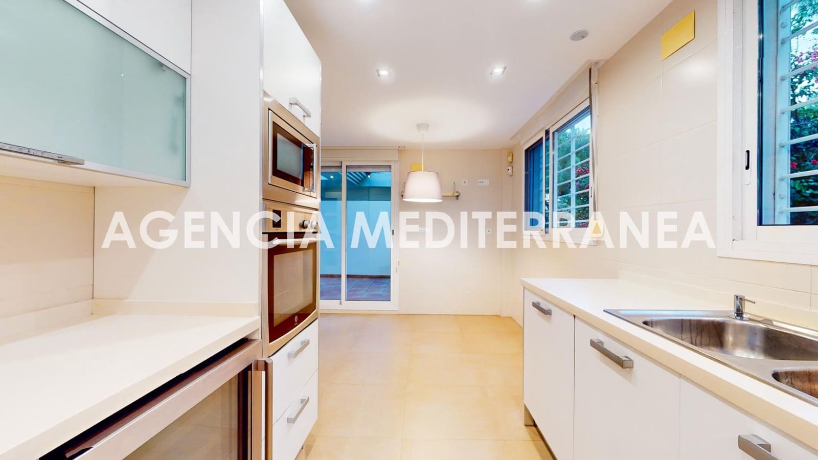 Pareado de 3 habitaciones en Paterna en venta con garaje - 495.000 € (Ref: 8641817)