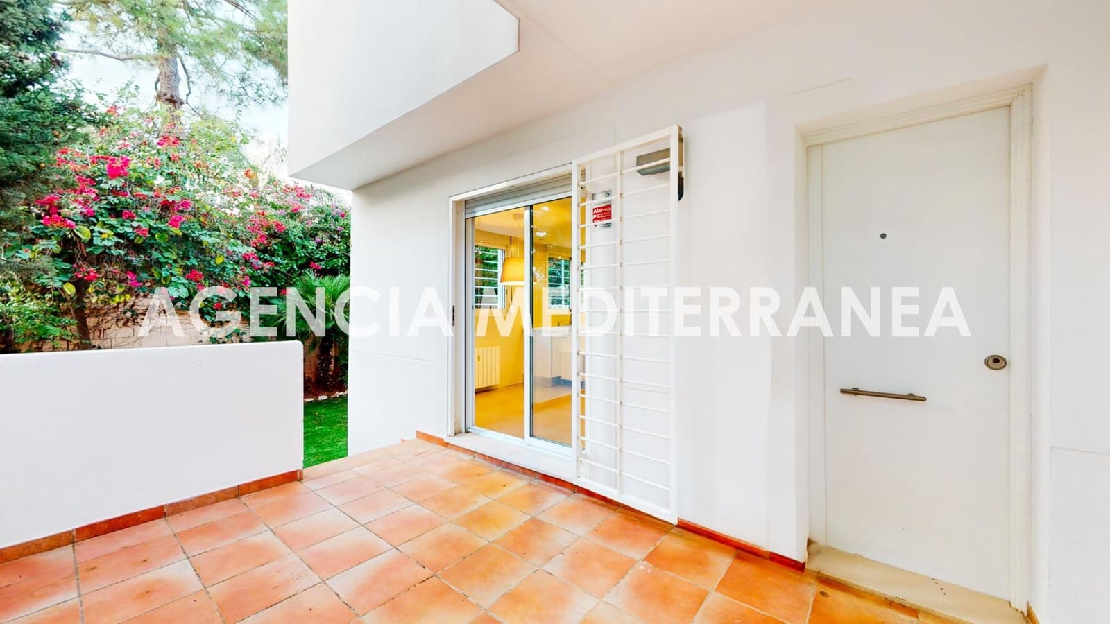 Pareado de 3 habitaciones en Paterna en venta con garaje - 495.000 € (Ref: 8641817)