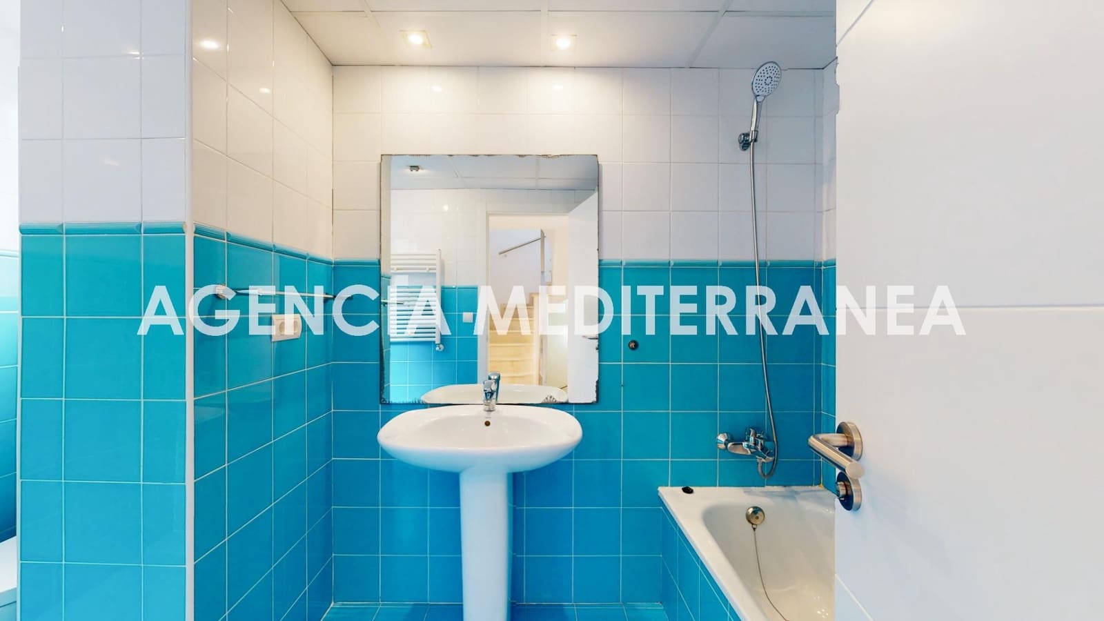Pareado de 3 habitaciones en Paterna en venta con garaje - 495.000 € (Ref: 8641817)
