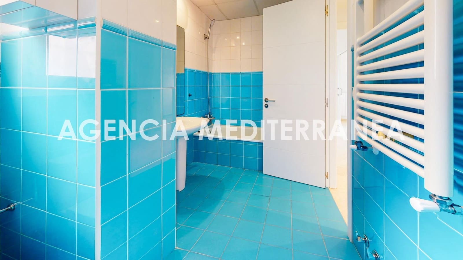 Pareado de 3 habitaciones en Paterna en venta con garaje - 495.000 € (Ref: 8641817)