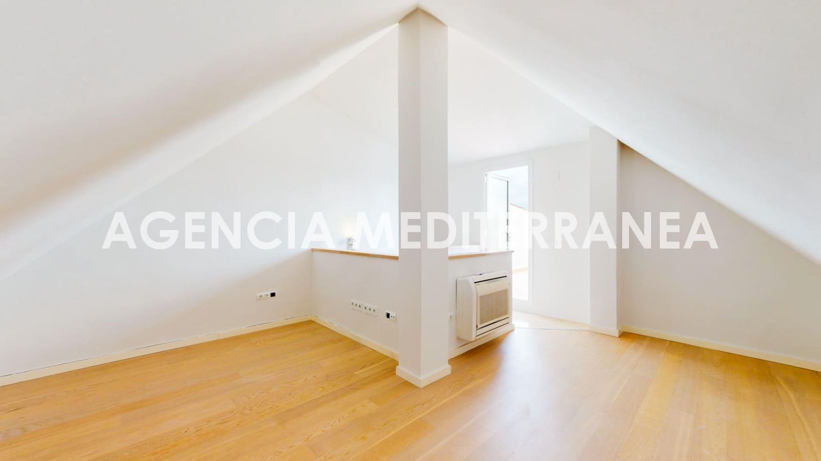 Pareado de 3 habitaciones en Paterna en venta con garaje - 495.000 € (Ref: 8641817)