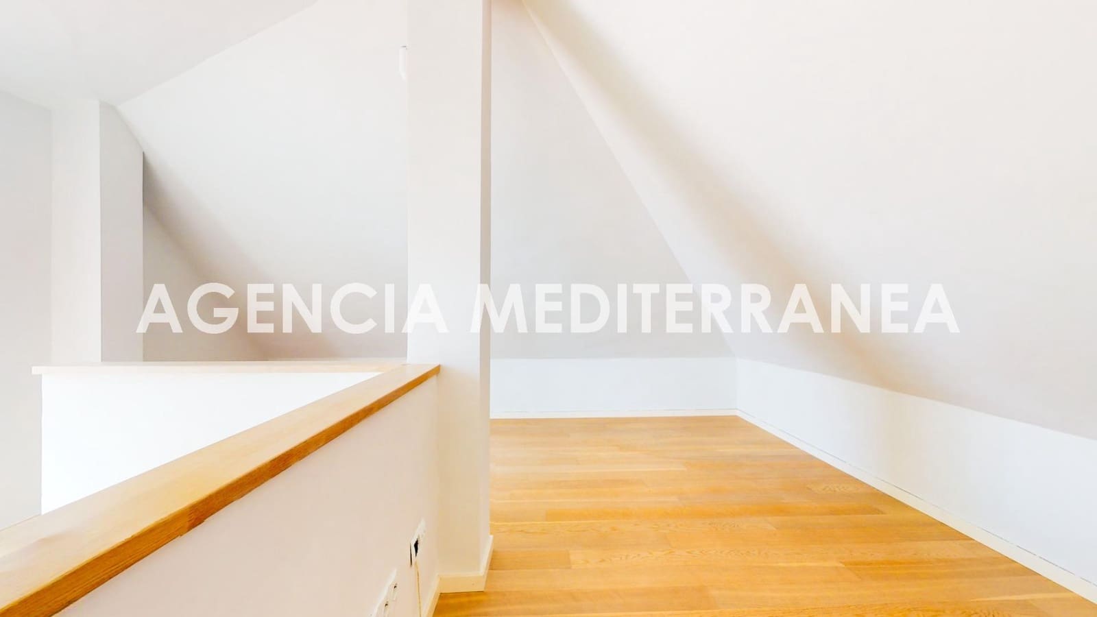 Pareado de 3 habitaciones en Paterna en venta con garaje - 495.000 € (Ref: 8641817)