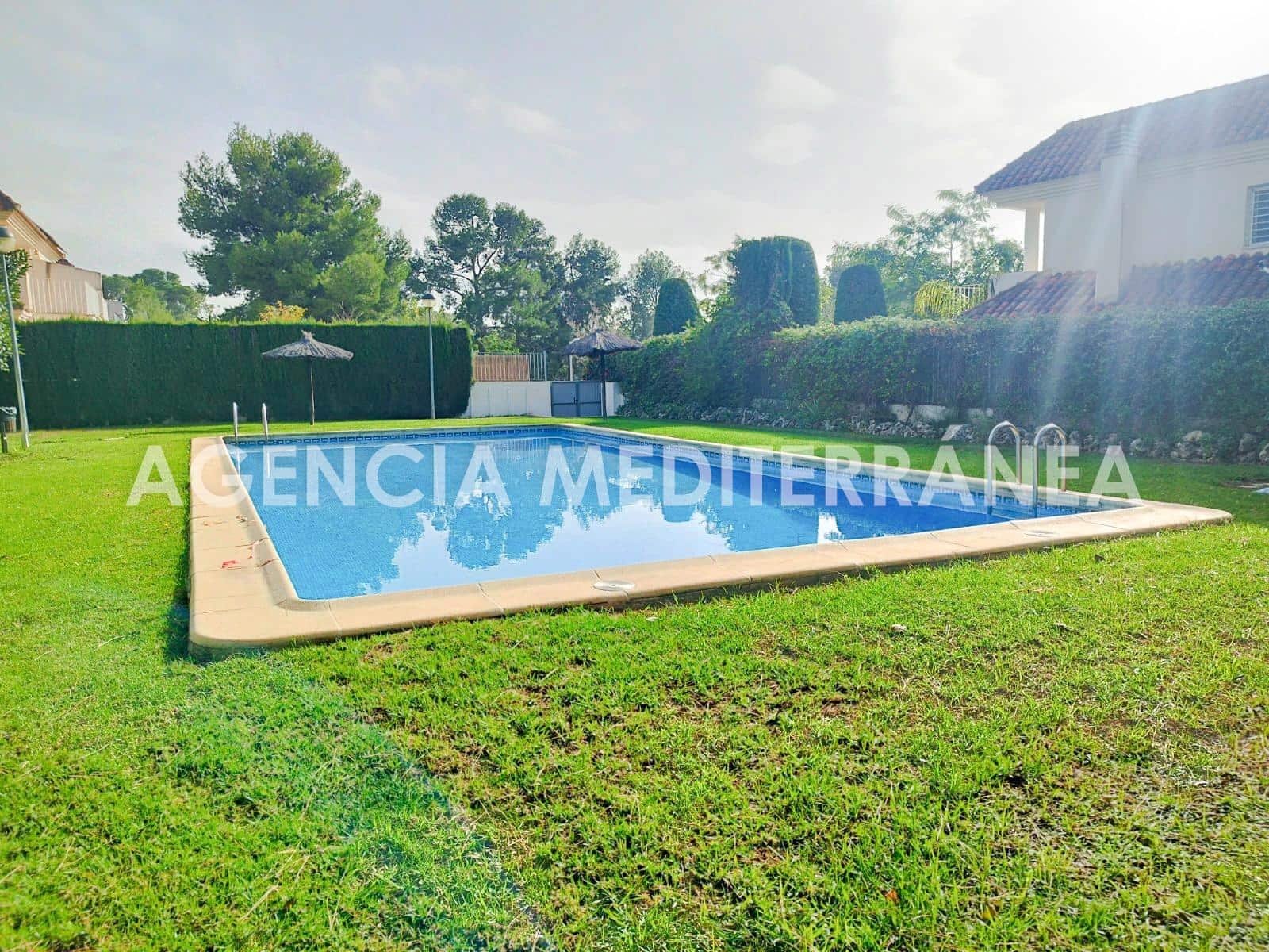 Pareado de 3 habitaciones en Paterna en venta con garaje - 495.000 € (Ref: 8641817)