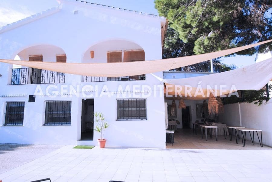 Chalet de 2 habitaciones en Dénia en venta - 500.000 € (Ref: 8767086)