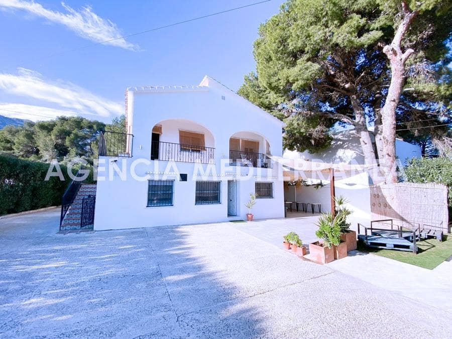Chalet de 2 habitaciones en Dénia en venta - 500.000 € (Ref: 8767086)