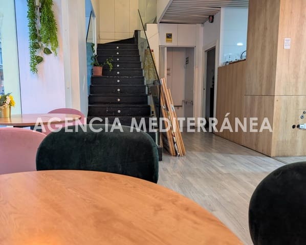 Commercieel te huur in Ciutat Vella, Valencia stad - € 3.300 (Ref: 8867298)