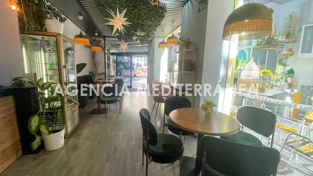 Local Commercial à louer à Ciutat Vella, Valence ville - 3 300 € (Ref: 8867298)