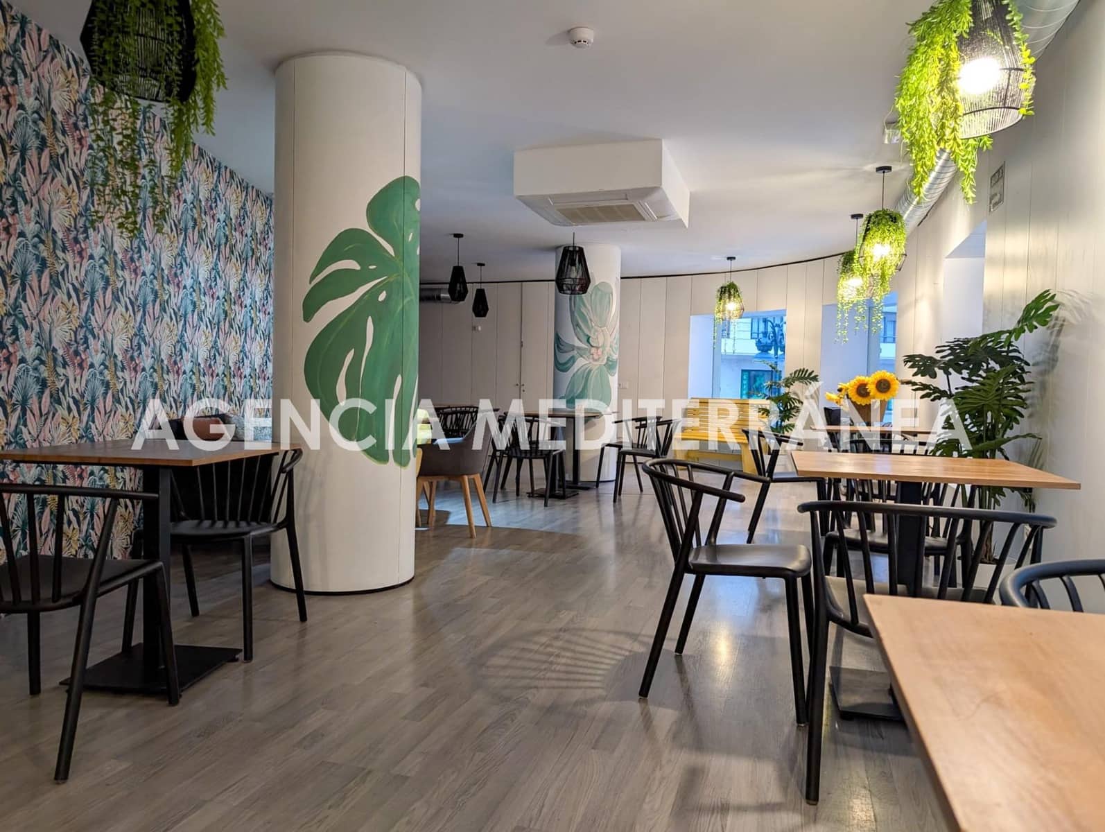 Erhverv til leje i Valencia by - € 3.300 (Ref: 8867298)