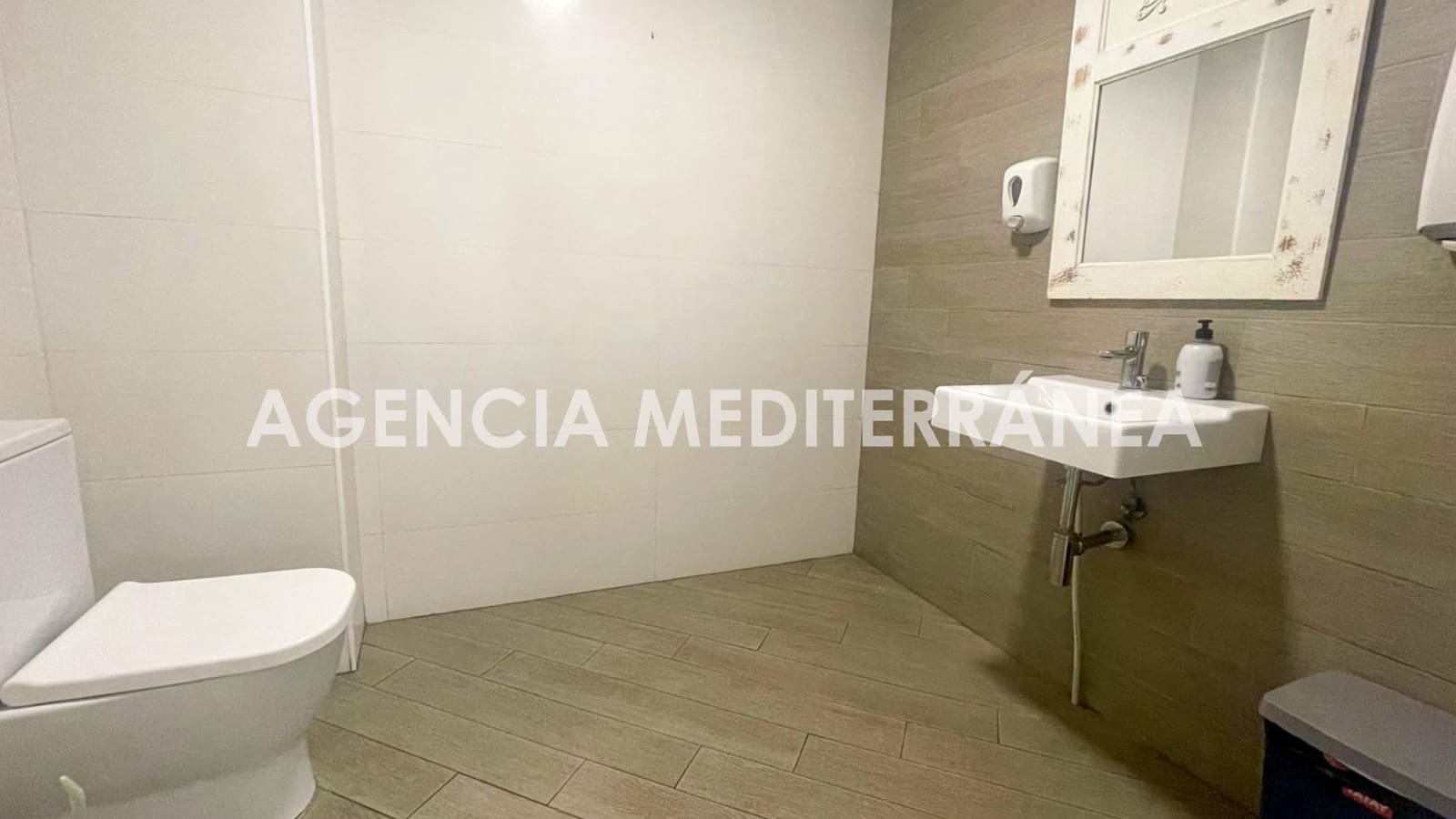 Kaupallinen vuokrattavana paikassa Valencia kaupunki - 3 300 € (Ref: 8867298)
